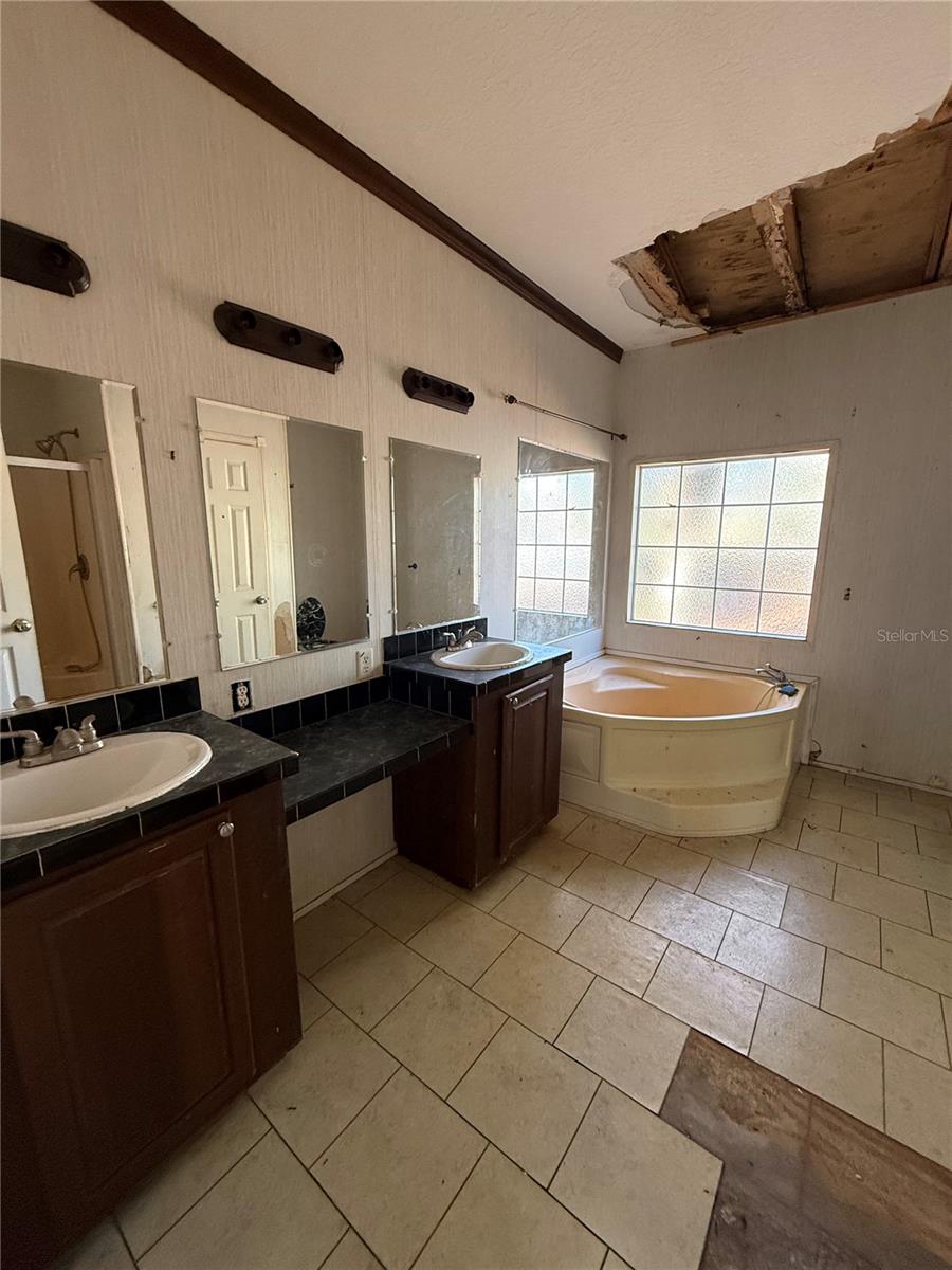 Image 22 of 31 For 132 Pond Side Trail