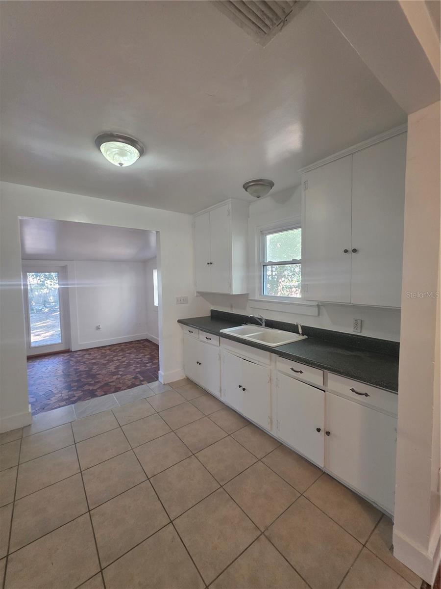 Image 5 of 14 For 1023 6th Street