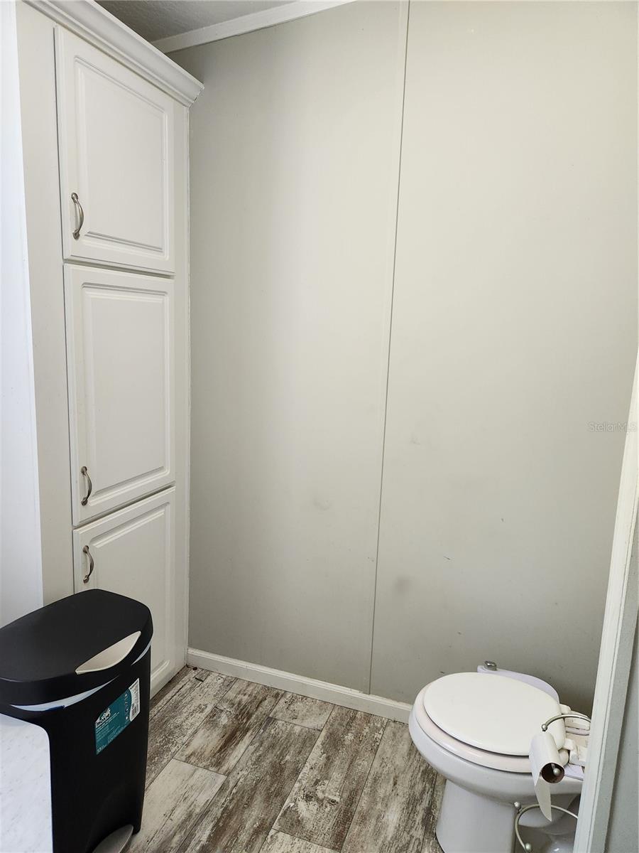 Image 17 of 39 For 6453 Bubbles Lane