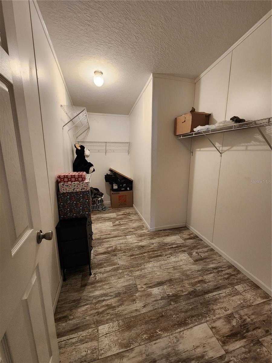 Image 19 of 39 For 6453 Bubbles Lane