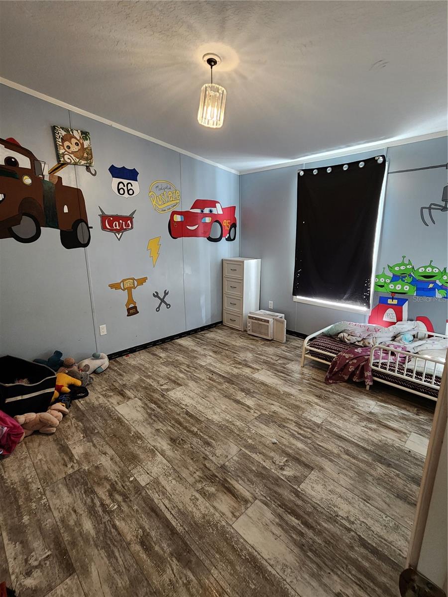 Image 24 of 39 For 6453 Bubbles Lane