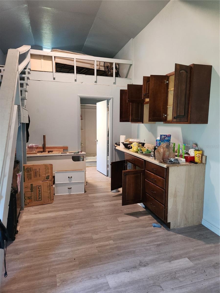 Image 34 of 39 For 6453 Bubbles Lane