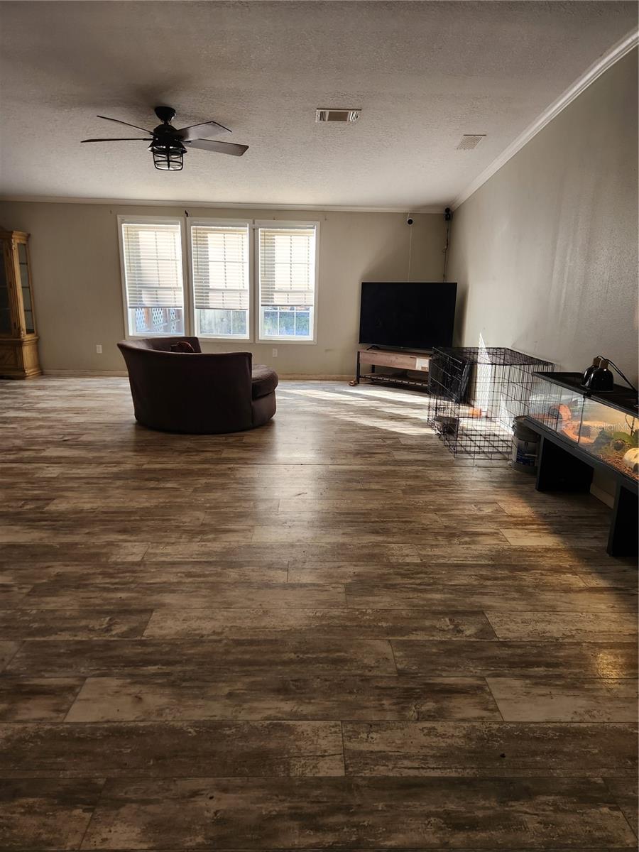 Image 4 of 39 For 6453 Bubbles Lane