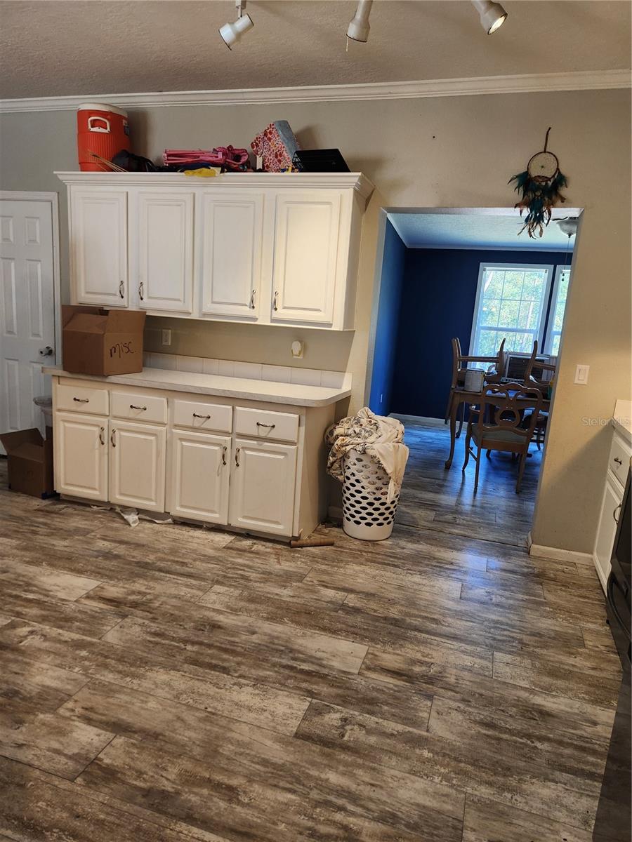 Image 9 of 39 For 6453 Bubbles Lane