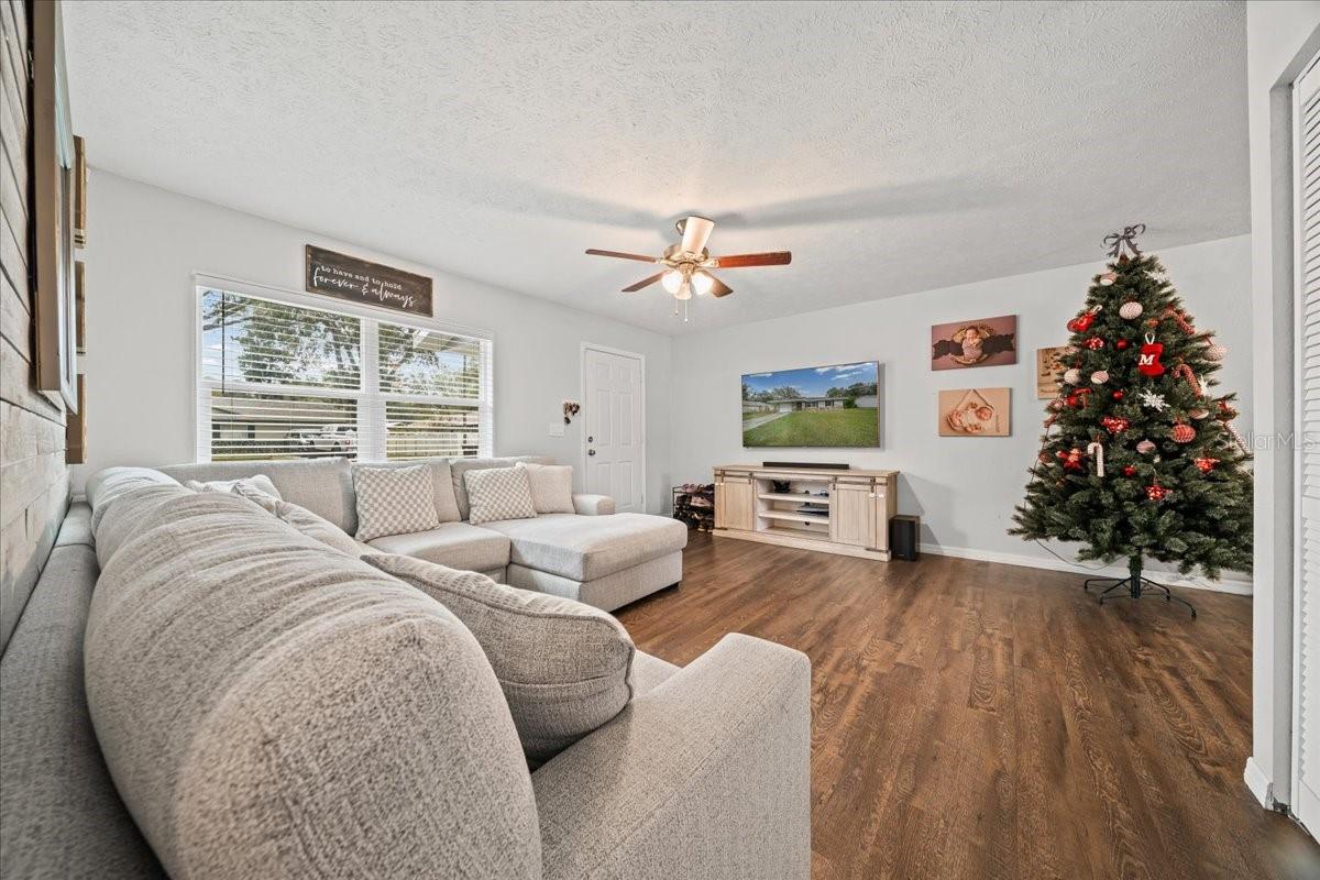 Image 24 of 42 For 5265 103rd Street