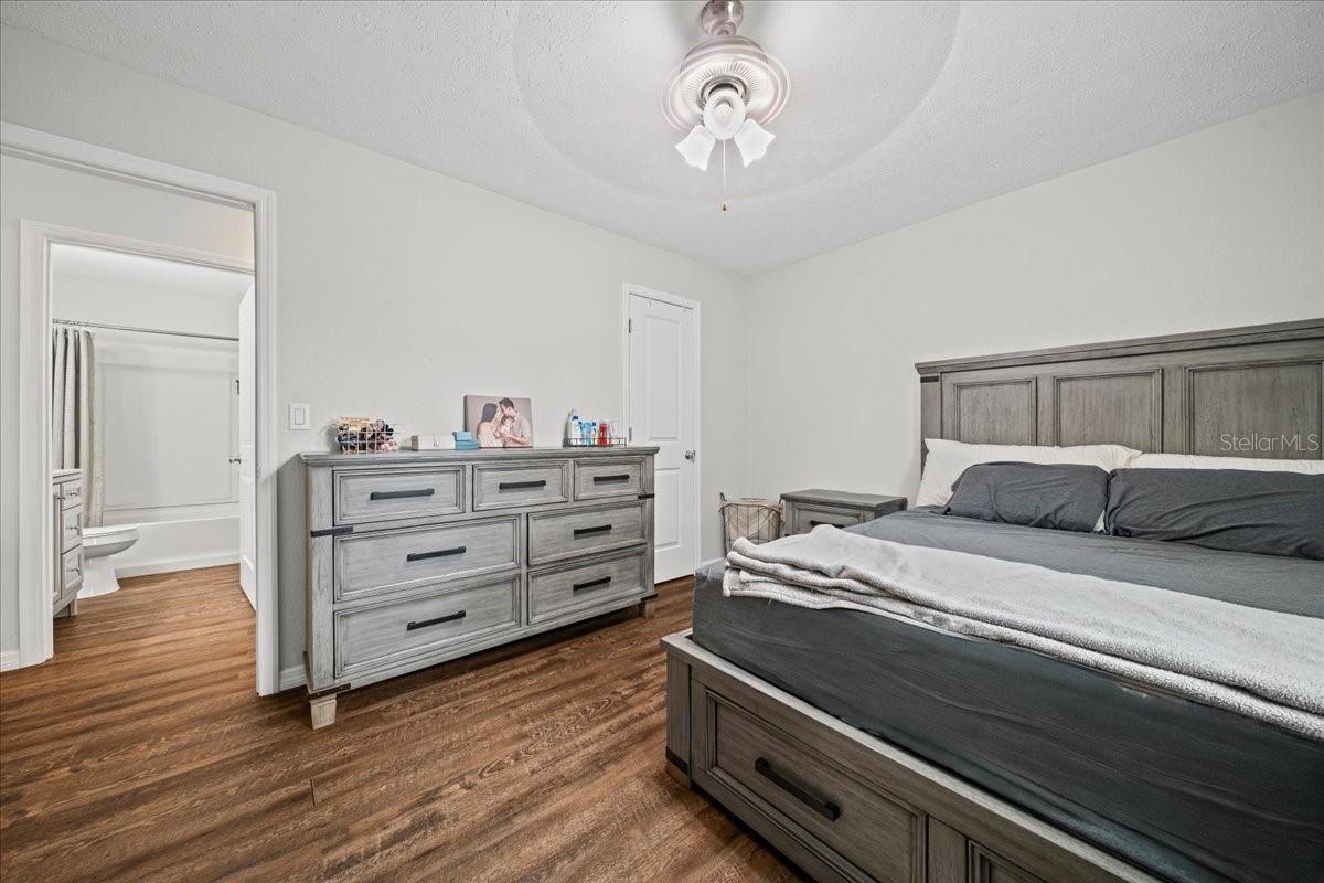 Image 37 of 42 For 5265 103rd Street