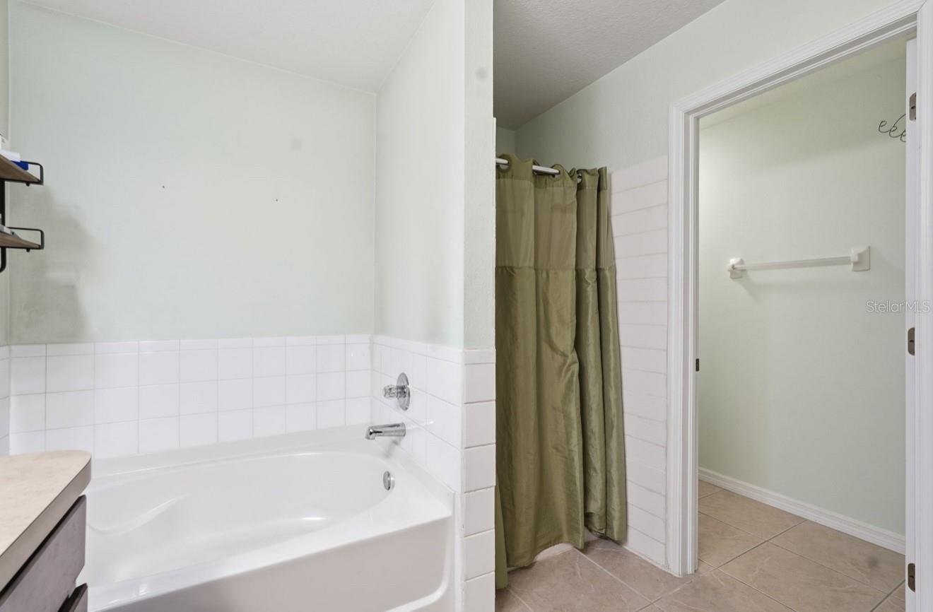 Image 29 of 40 For 1740 Bonita Bluff Court