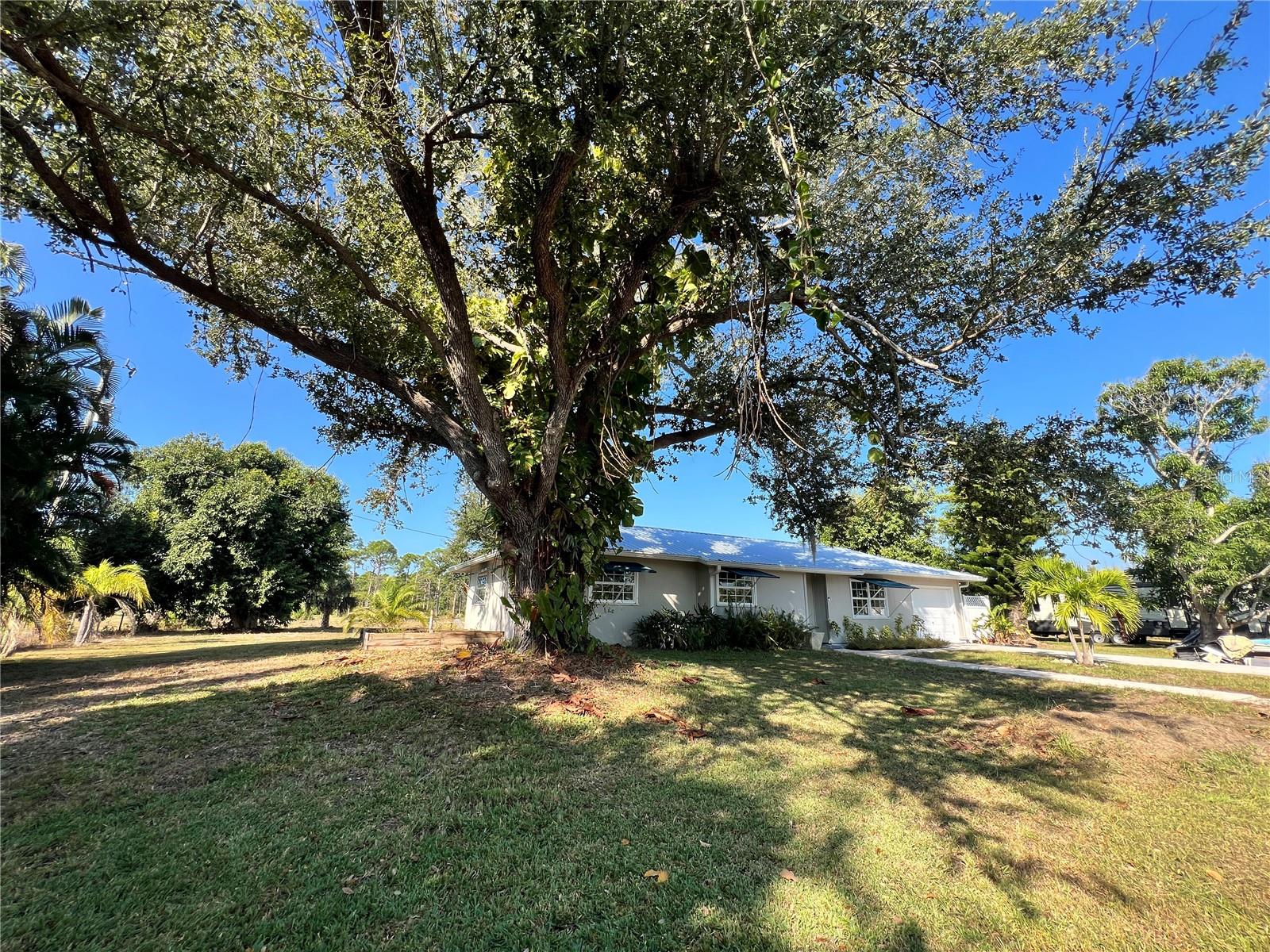 Image 38 of 74 For 4501 Royal Palm Ranch Drive