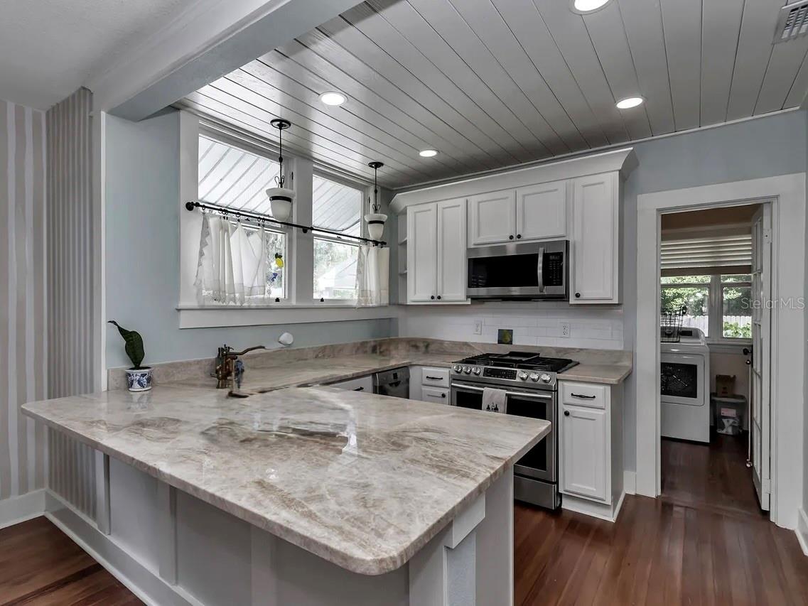 Image 6 of 12 For 707 10th Place