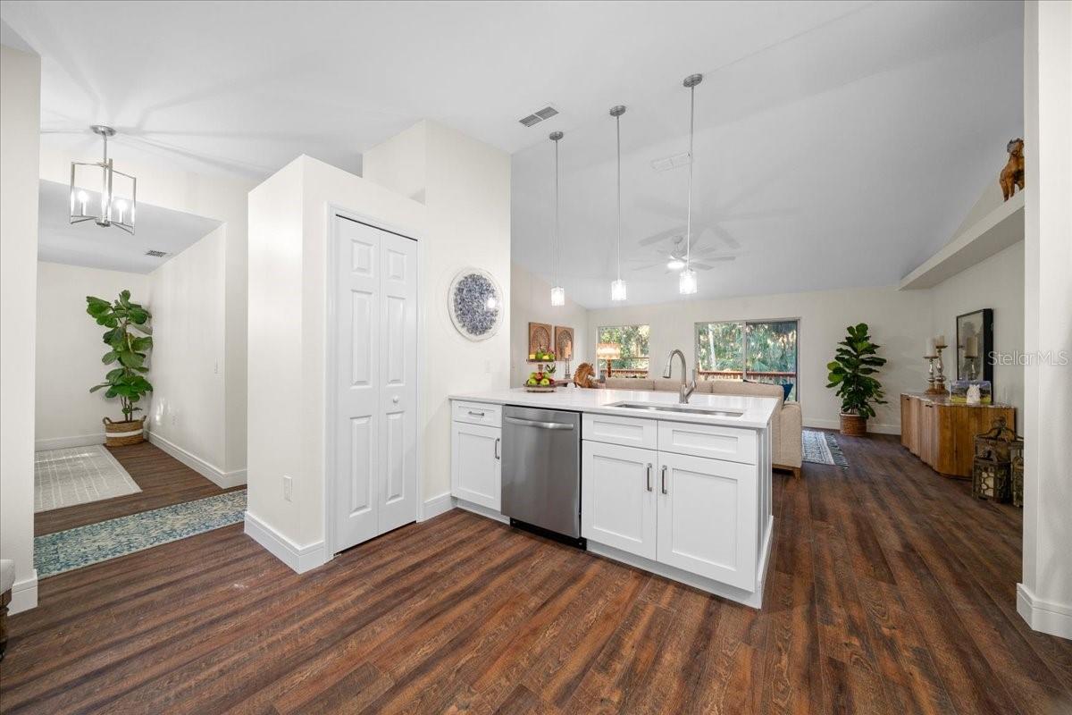 Image 17 of 41 For 6046 Winding Ridge Lane