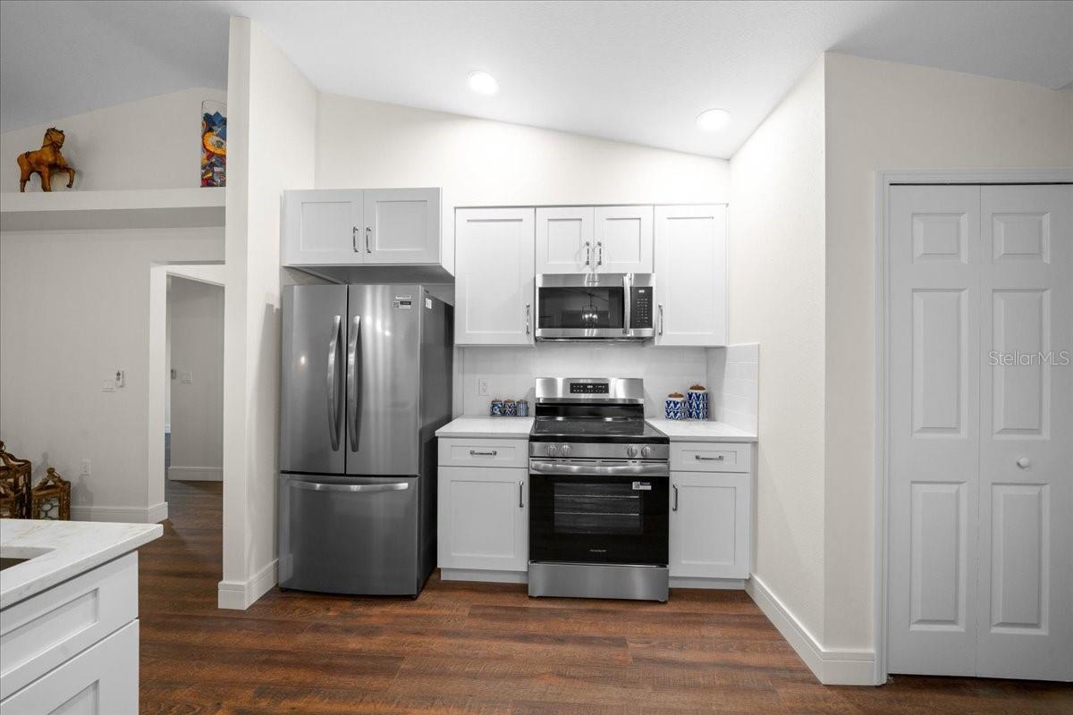 Image 18 of 41 For 6046 Winding Ridge Lane