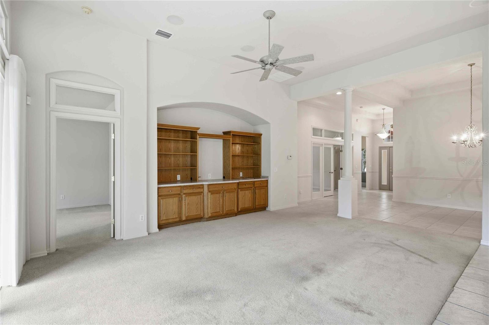 Listing photo id 16 for 680 Doerr Path