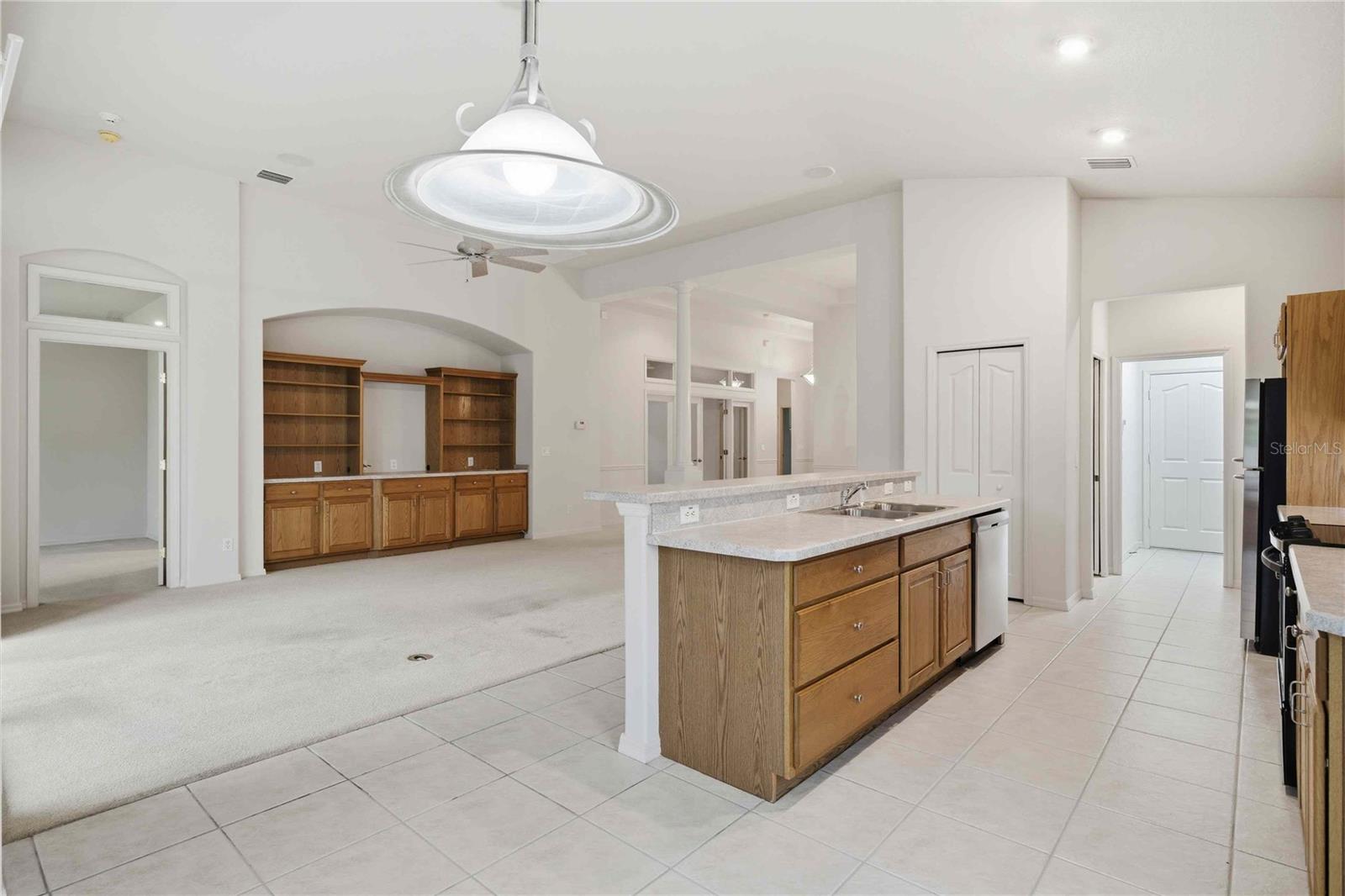 Listing photo id 24 for 680 Doerr Path