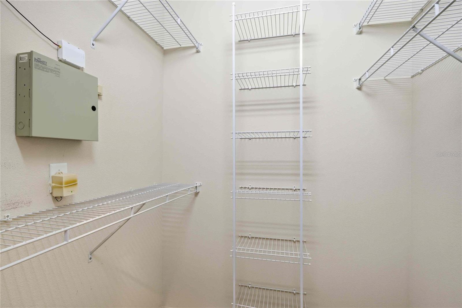 Listing photo id 28 for 680 Doerr Path