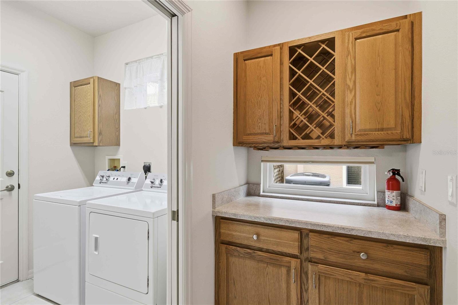 Listing photo id 32 for 680 Doerr Path