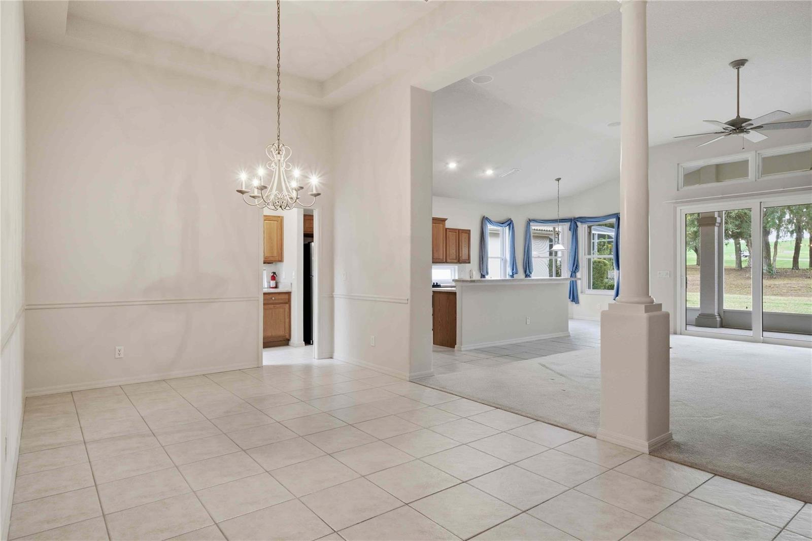 Listing photo id 4 for 680 Doerr Path