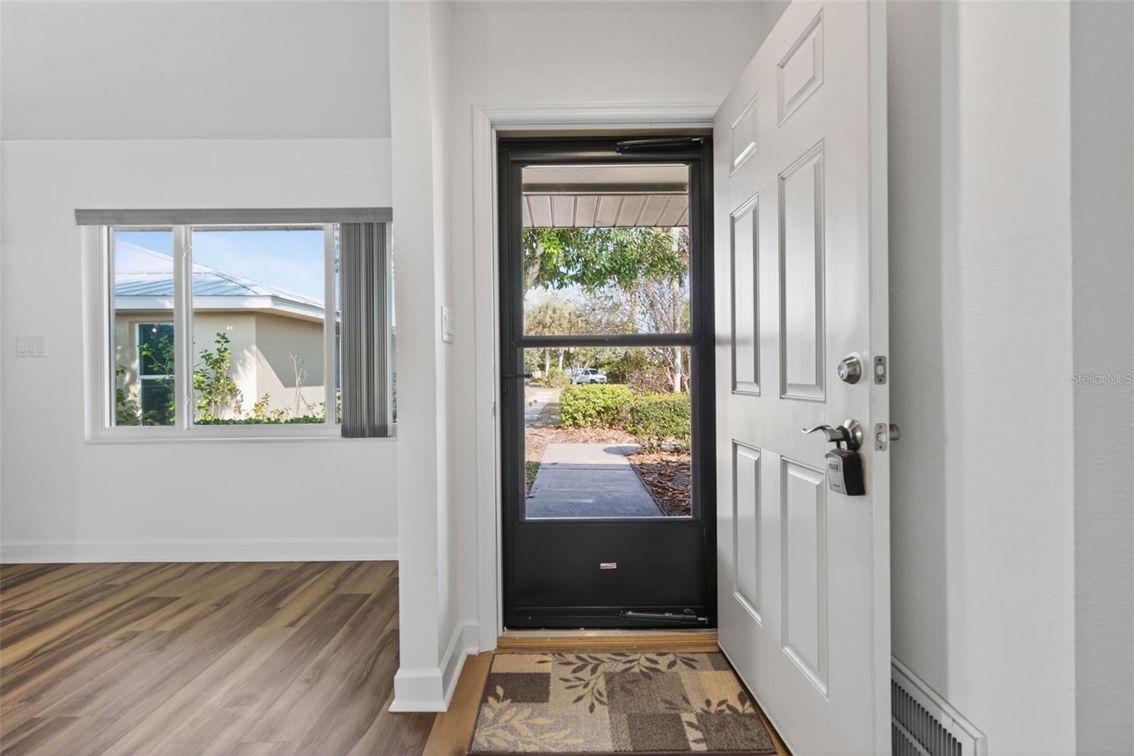 Image 10 of 48 For 11243 Bayshore Drive