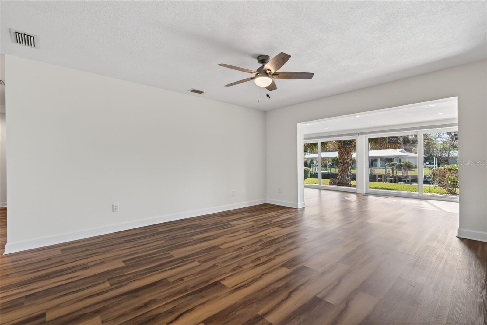 Image 17 of 48 For 11243 Bayshore Drive