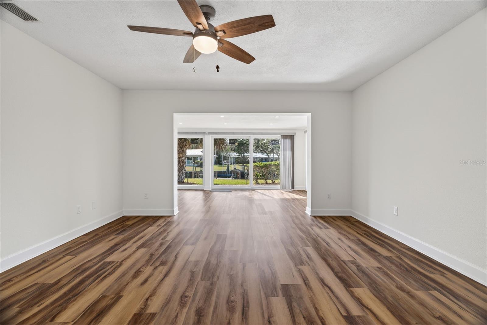 Image 23 of 48 For 11243 Bayshore Drive