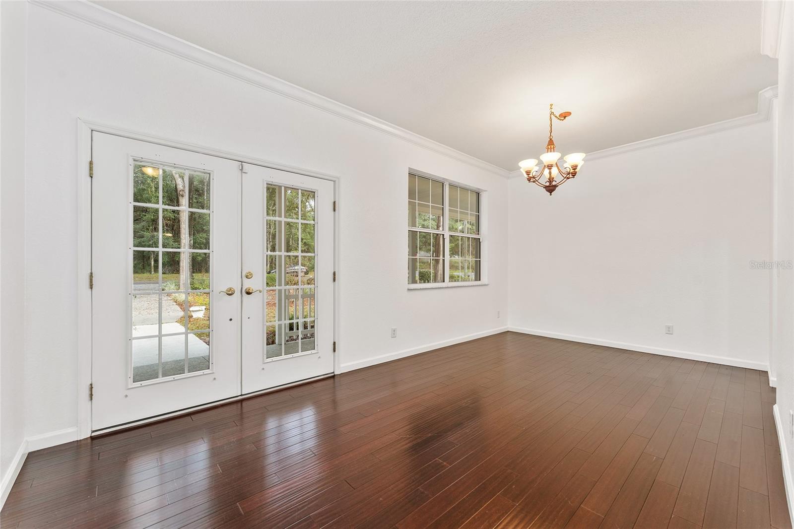 Image 11 of 81 For 1520 Redding