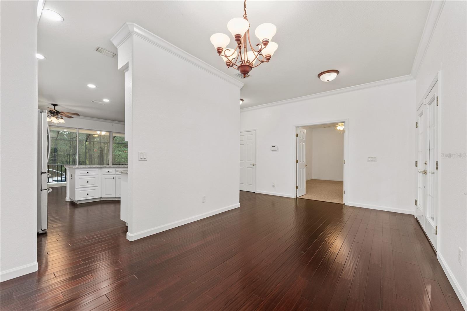 Image 17 of 81 For 1520 Redding