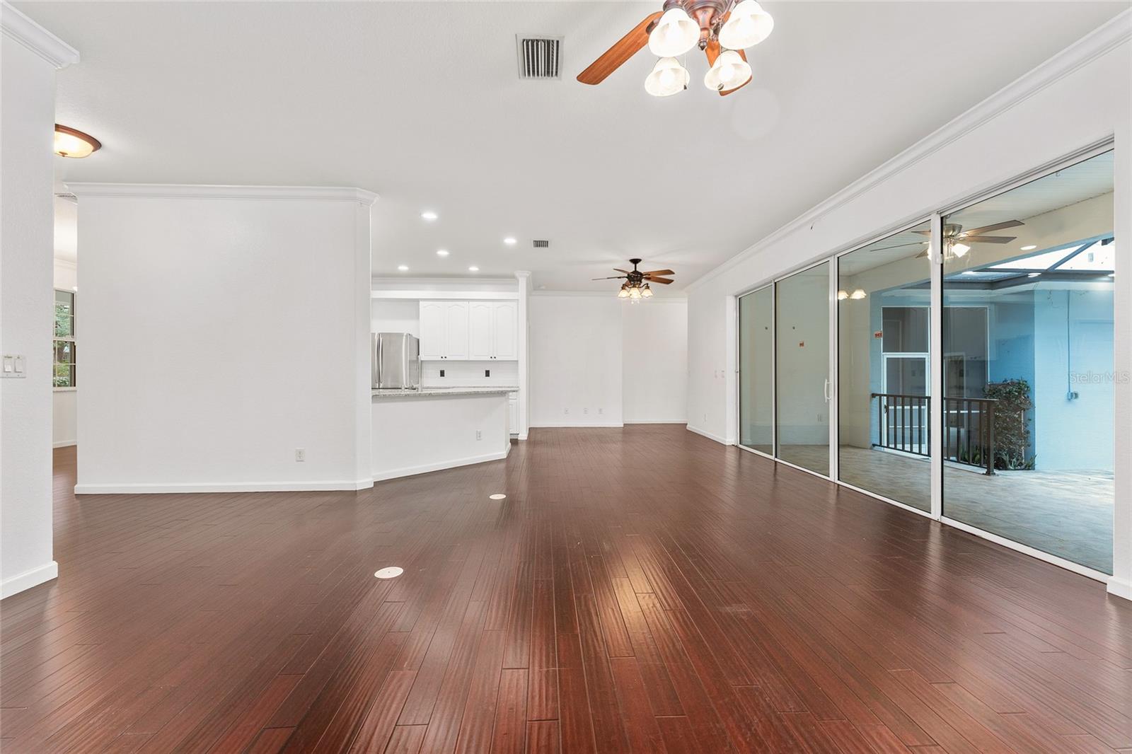 Image 25 of 81 For 1520 Redding