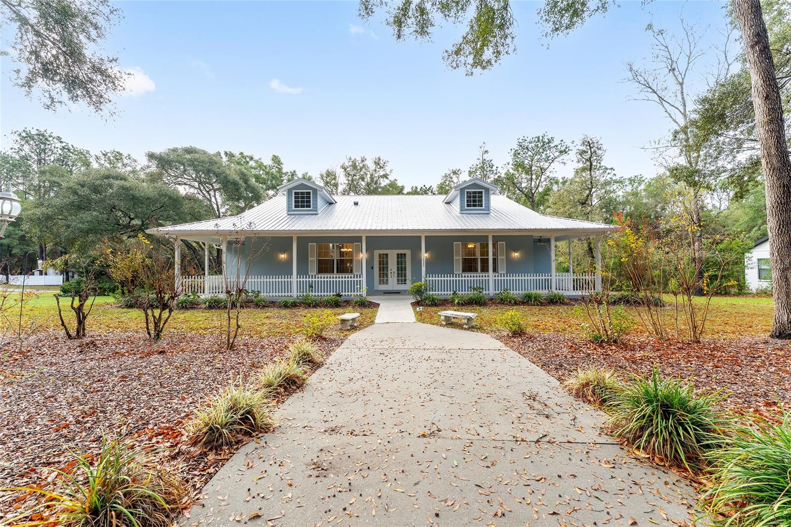 Image 3 of 81 For 1520 Redding