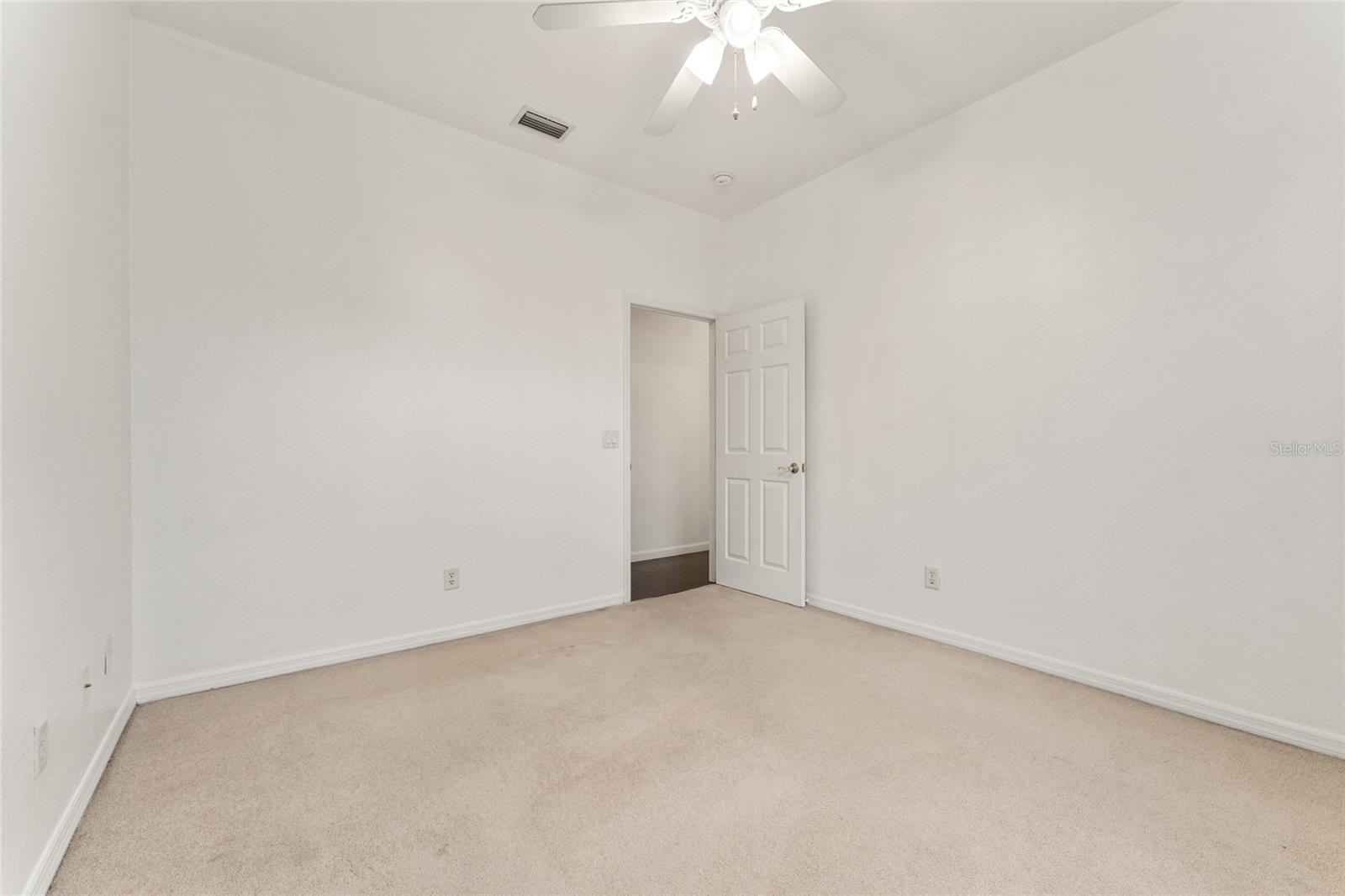 Image 33 of 81 For 1520 Redding