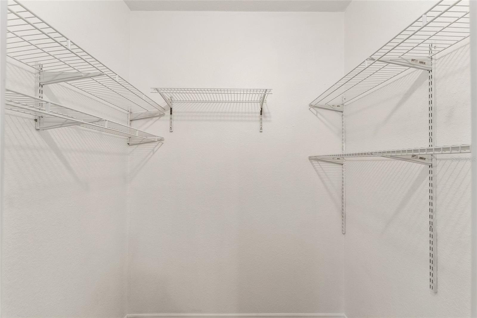 Image 34 of 81 For 1520 Redding