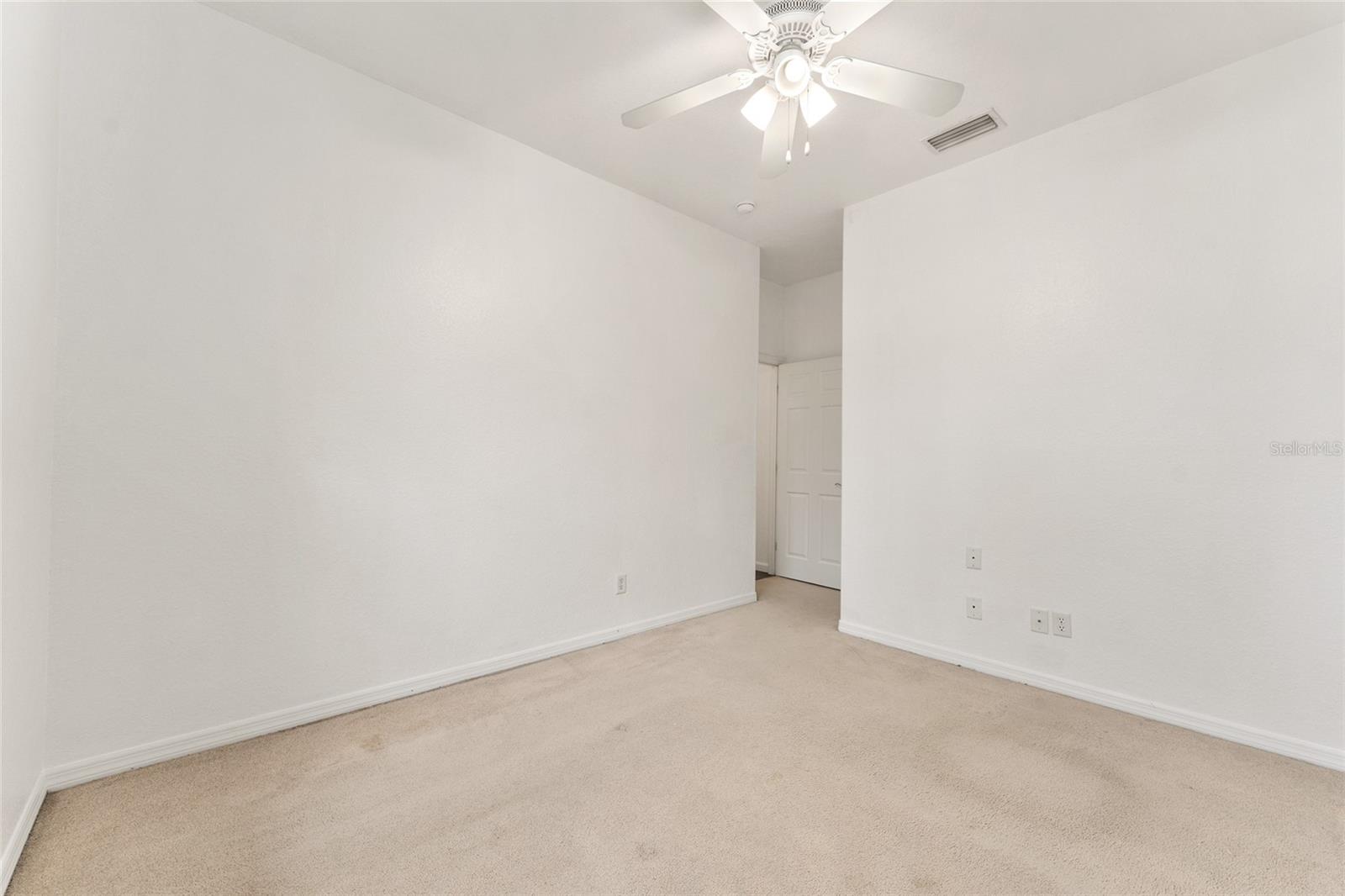 Image 39 of 81 For 1520 Redding