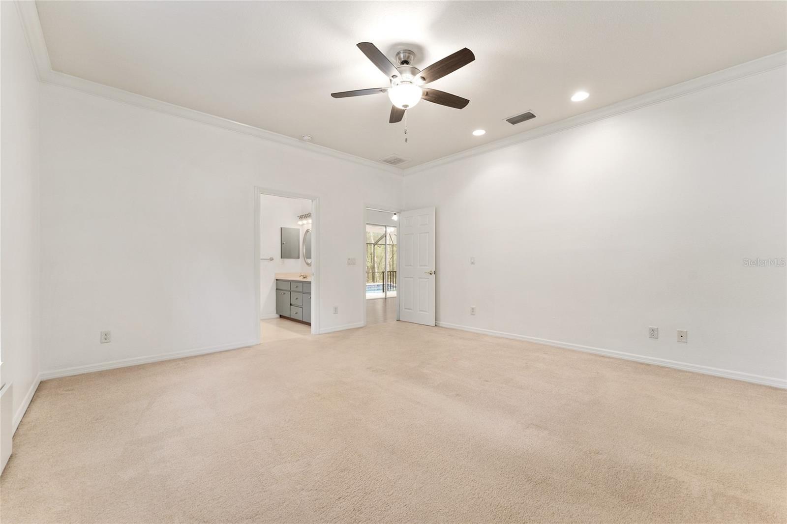 Image 40 of 81 For 1520 Redding