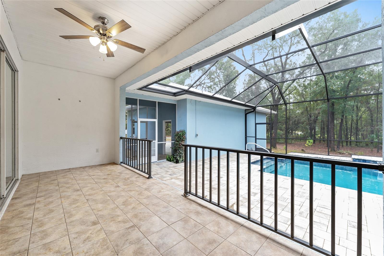 Image 51 of 81 For 1520 Redding