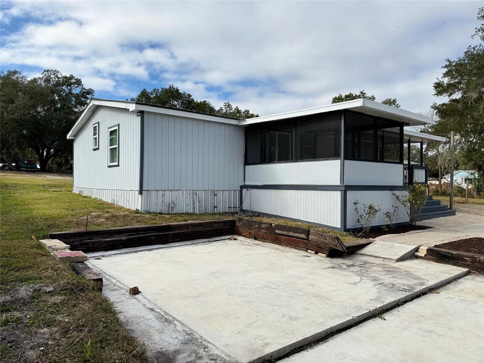 Image 24 of 41 For 102 Benjamin Drive