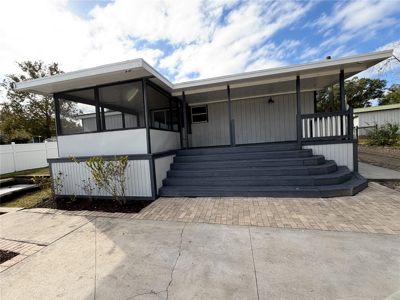 Image 34 of 41 For 102 Benjamin Drive