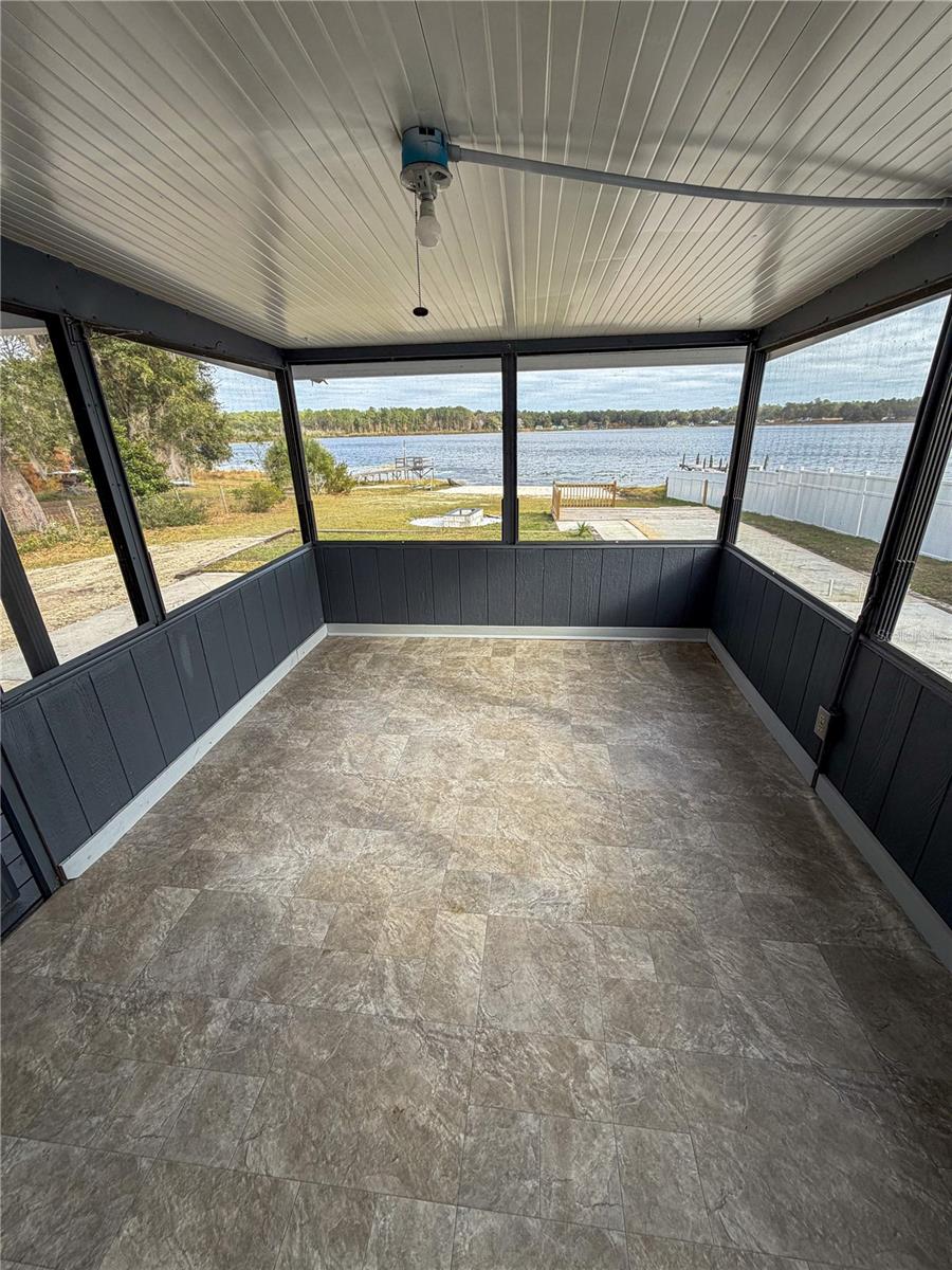 Image 37 of 41 For 102 Benjamin Drive