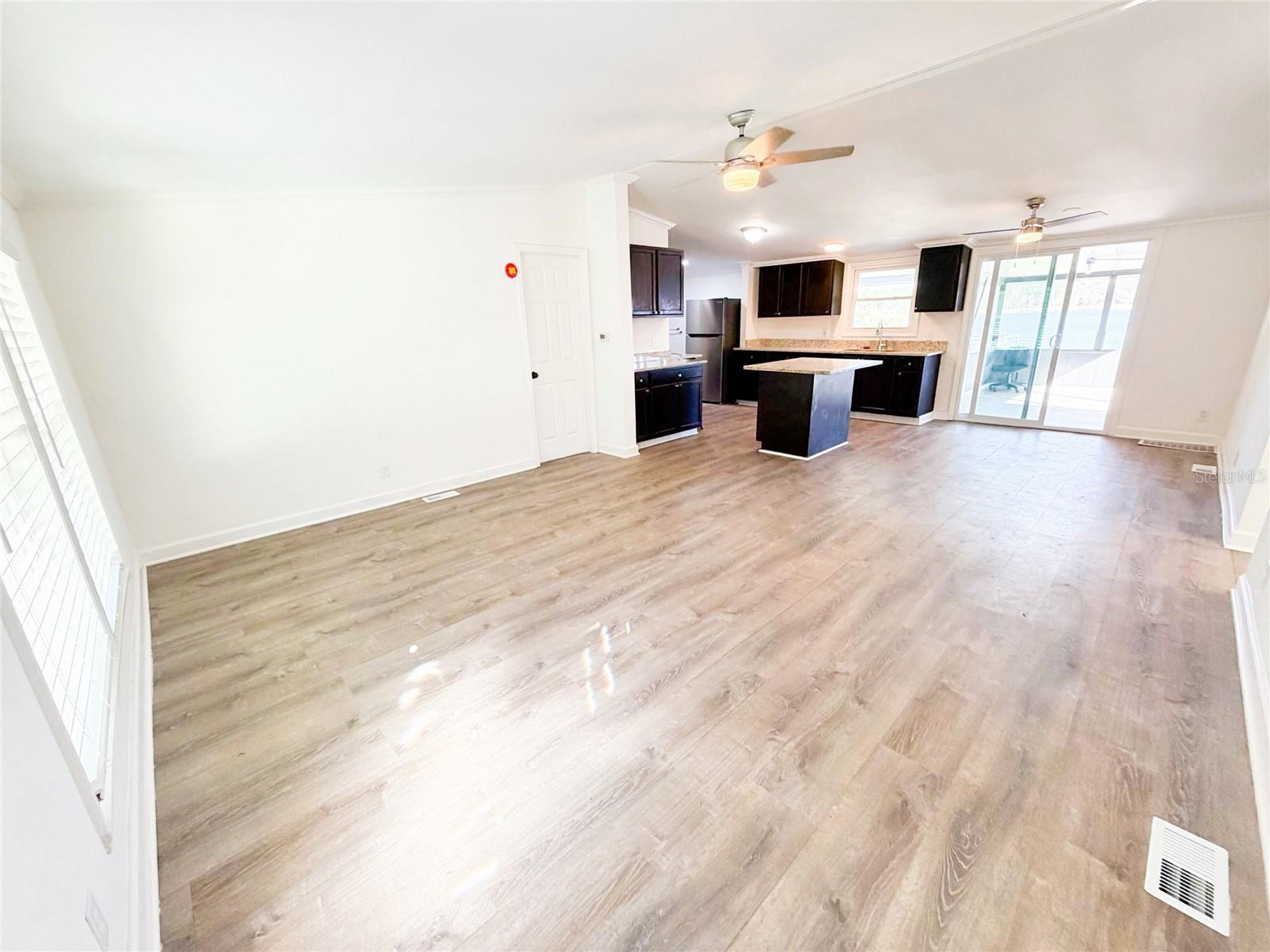 Image 5 of 41 For 102 Benjamin Drive