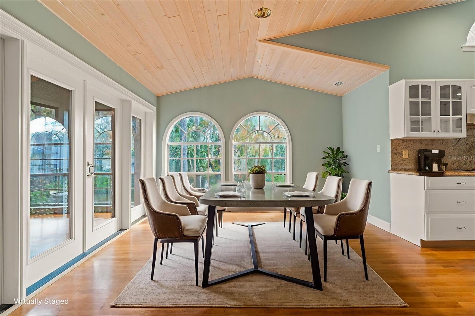 Image 17 of 70 For 11685 Blue Cove Drive