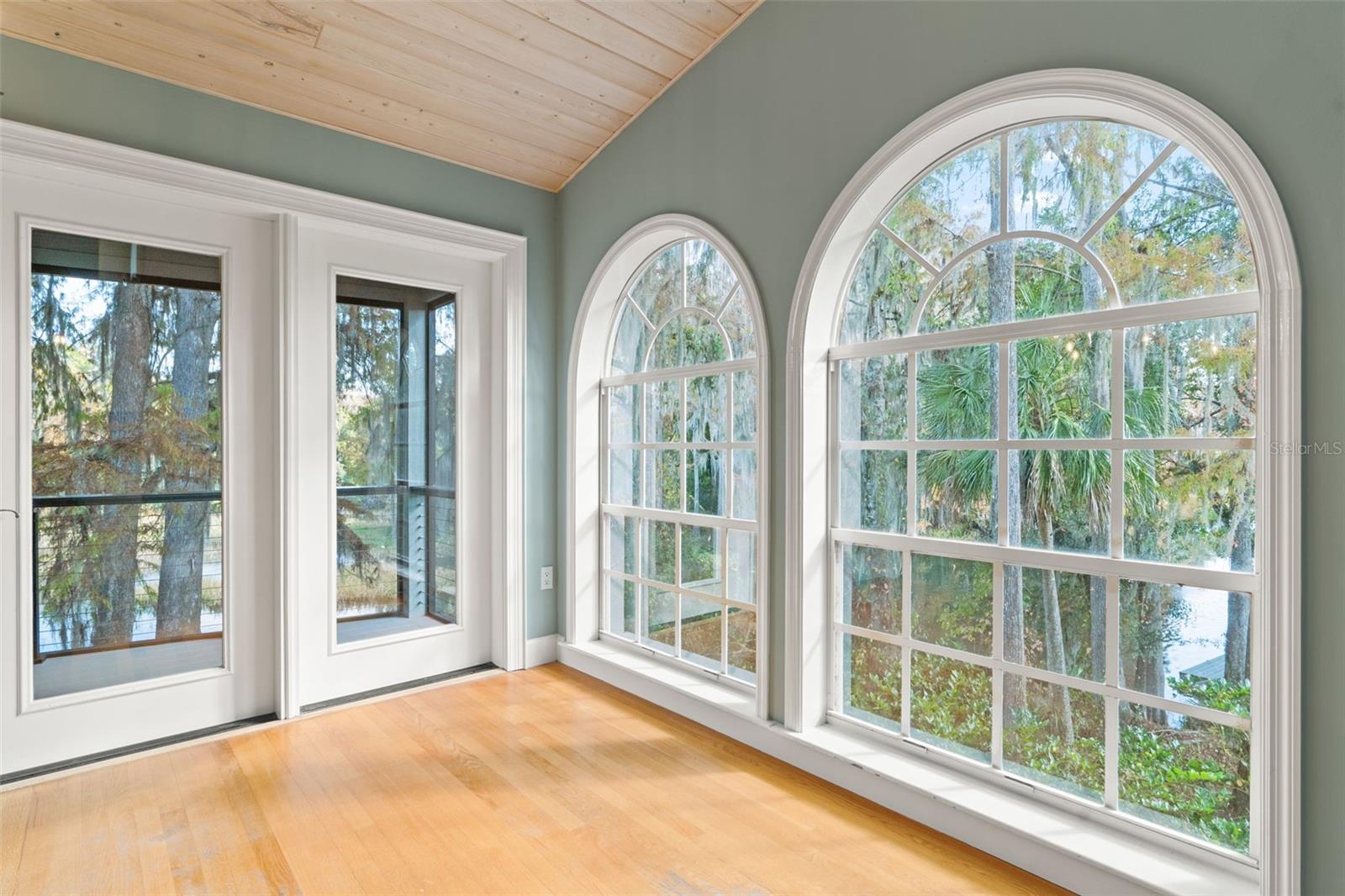 Image 18 of 70 For 11685 Blue Cove Drive