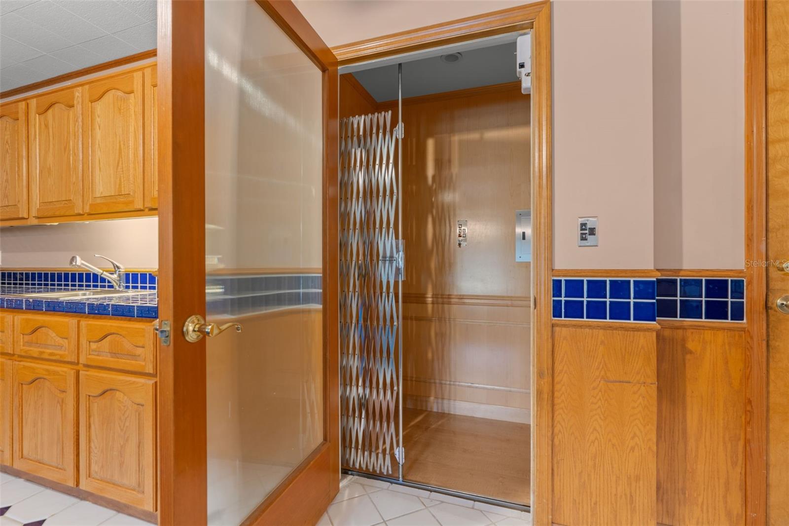 Image 29 of 70 For 11685 Blue Cove Drive