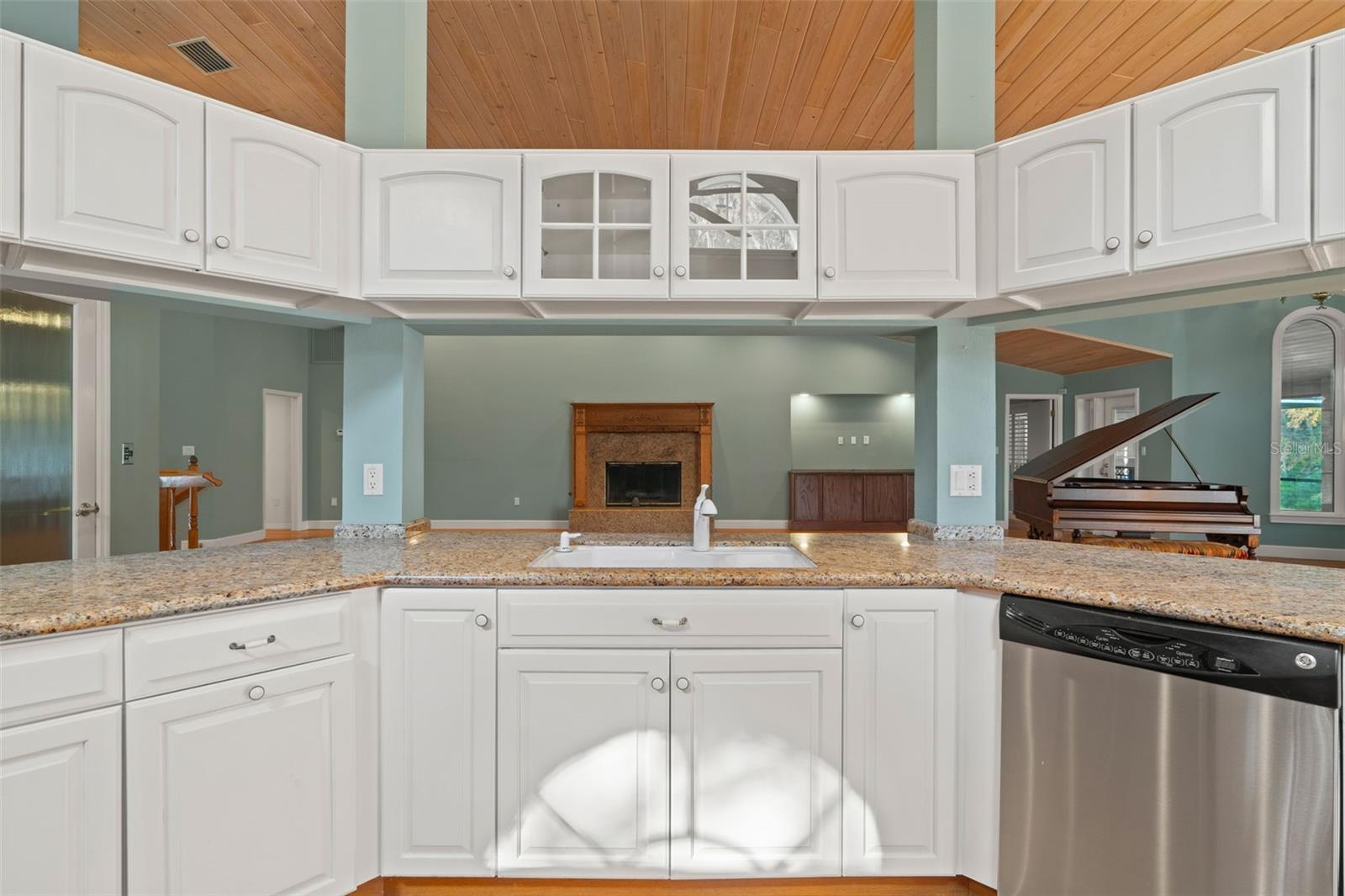 Image 61 of 70 For 11685 Blue Cove Drive