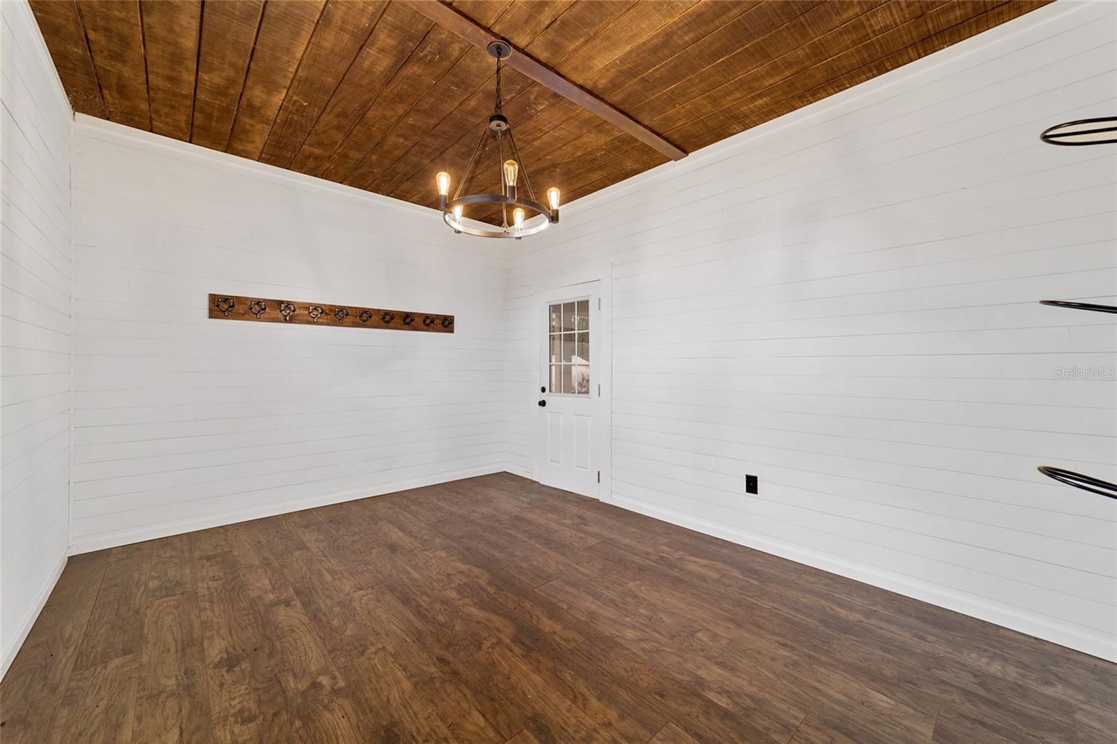 Image 12 of 86 For 5930 Knoxville Lane