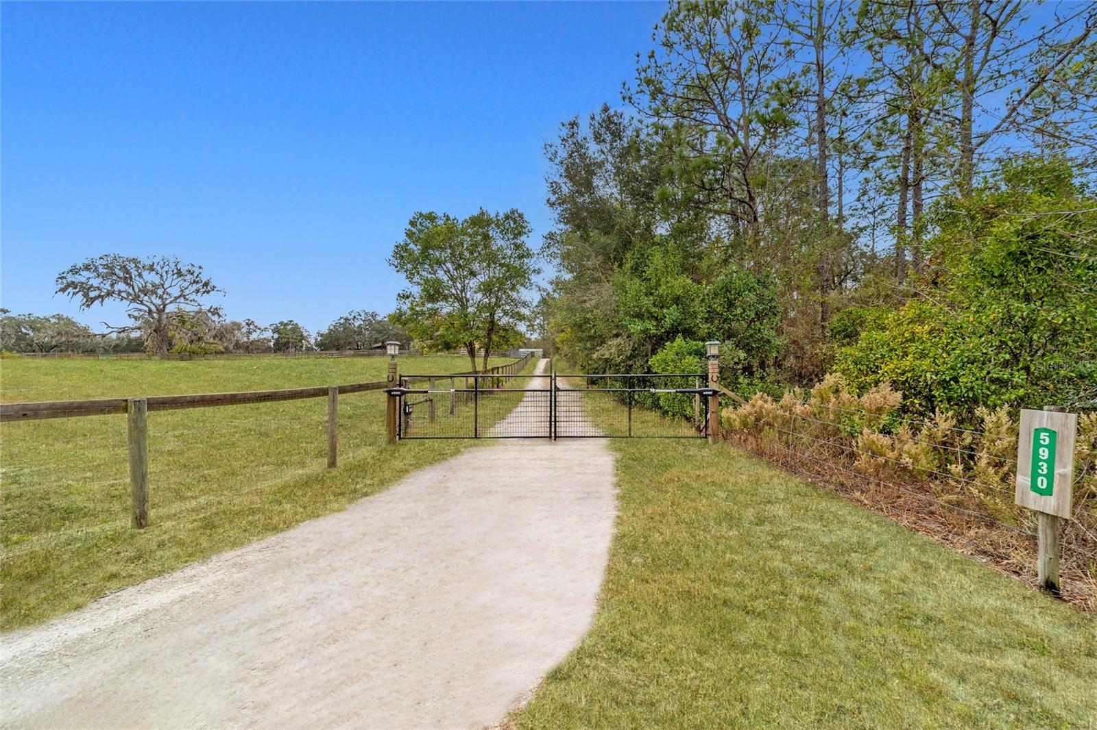 Image 3 of 86 For 5930 Knoxville Lane