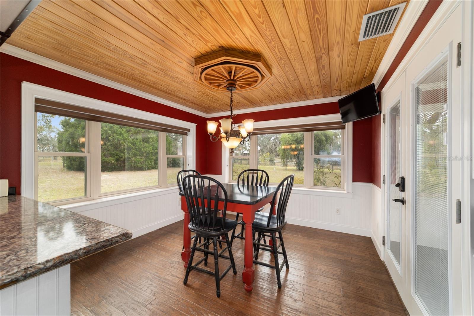 Image 40 of 86 For 5930 Knoxville Lane