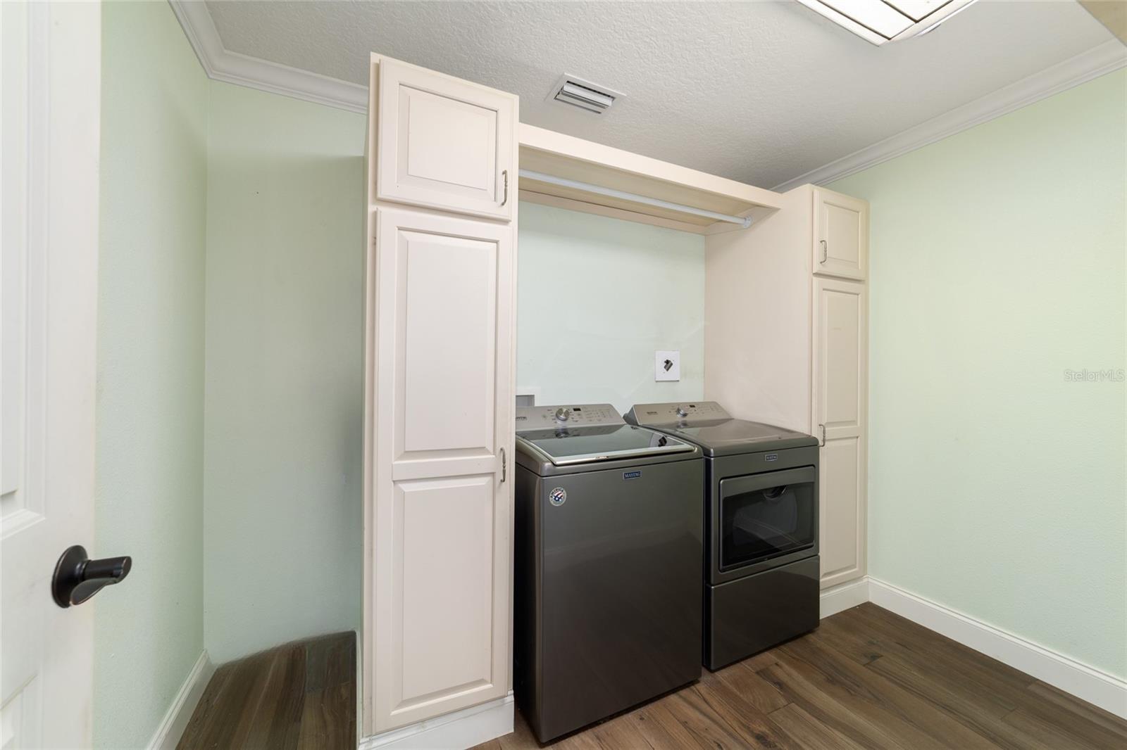 Image 44 of 86 For 5930 Knoxville Lane