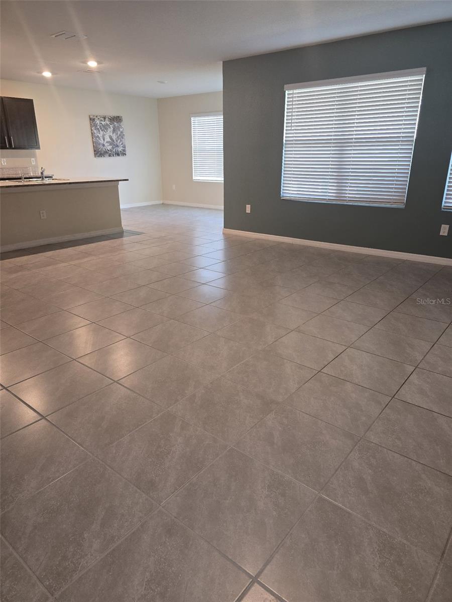 Image 5 of 8 For 396 Hickory Course Radial