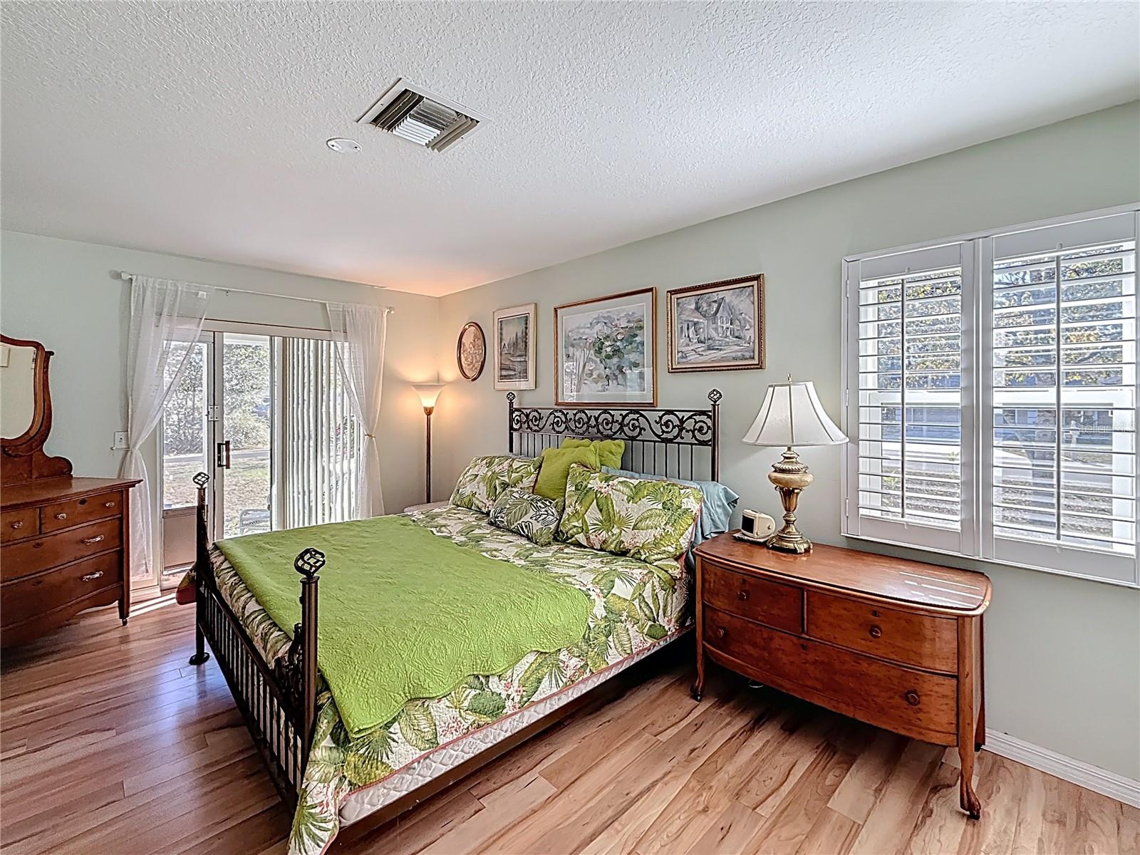 Image 17 of 42 For 3061 49th Avenue