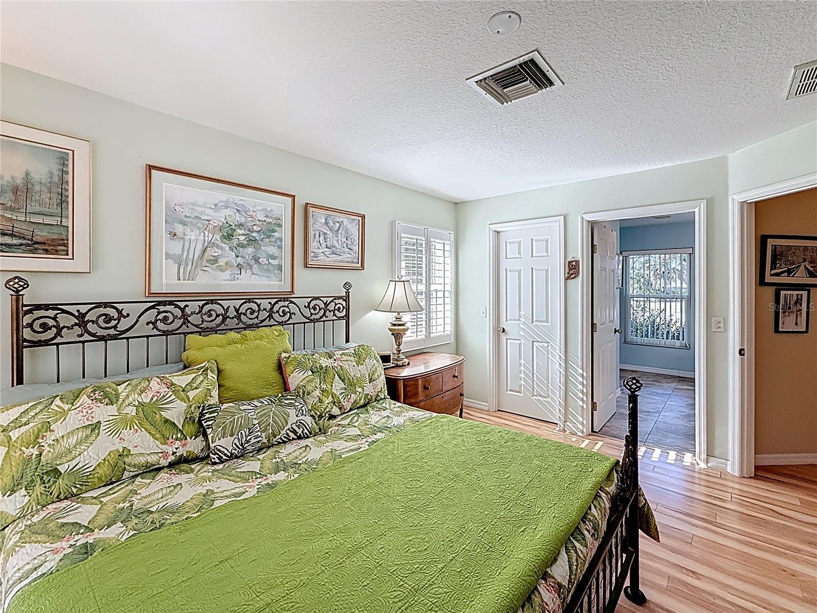 Image 18 of 42 For 3061 49th Avenue