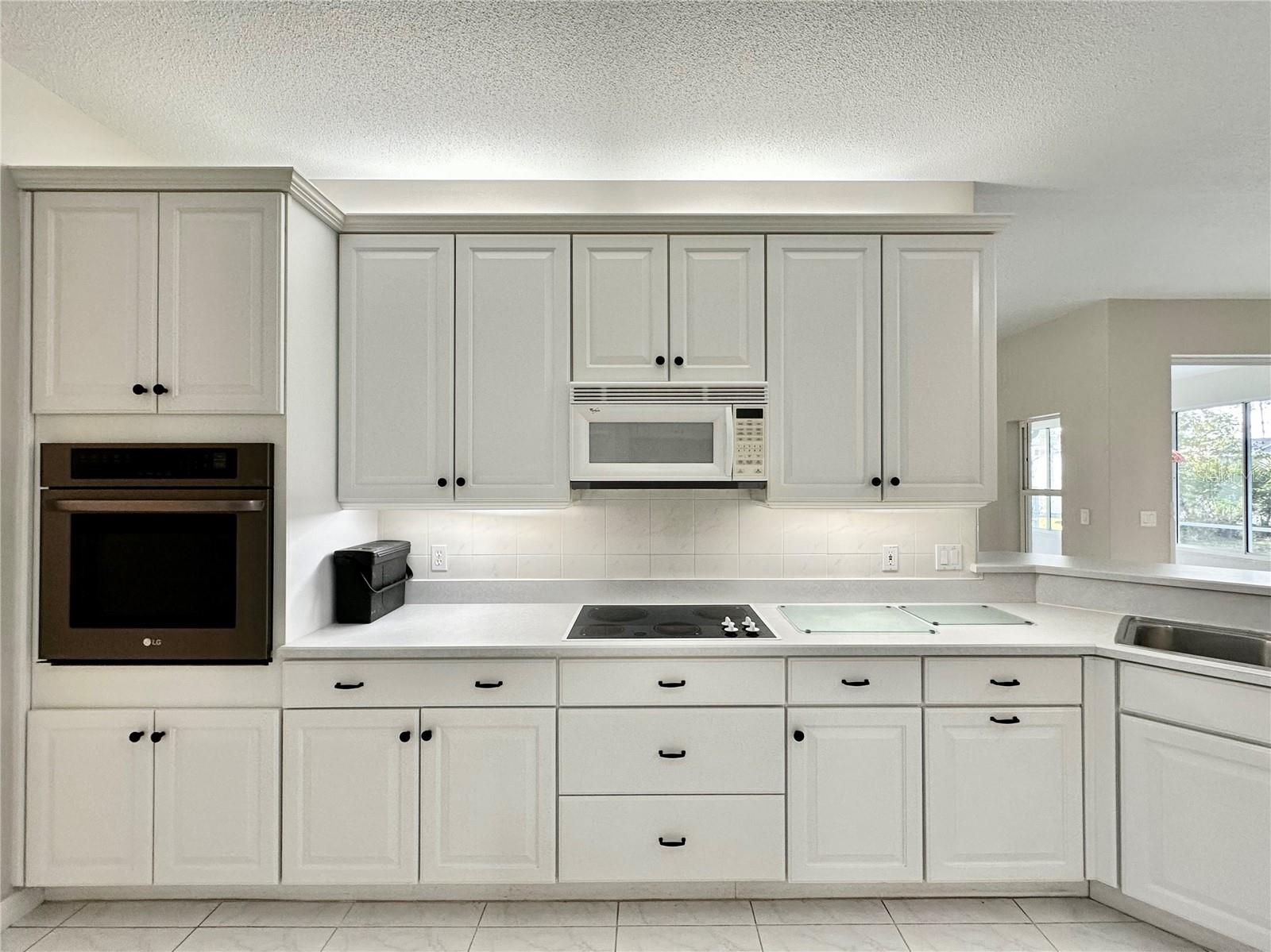 Image 12 of 42 For 16 Westbrook Lane