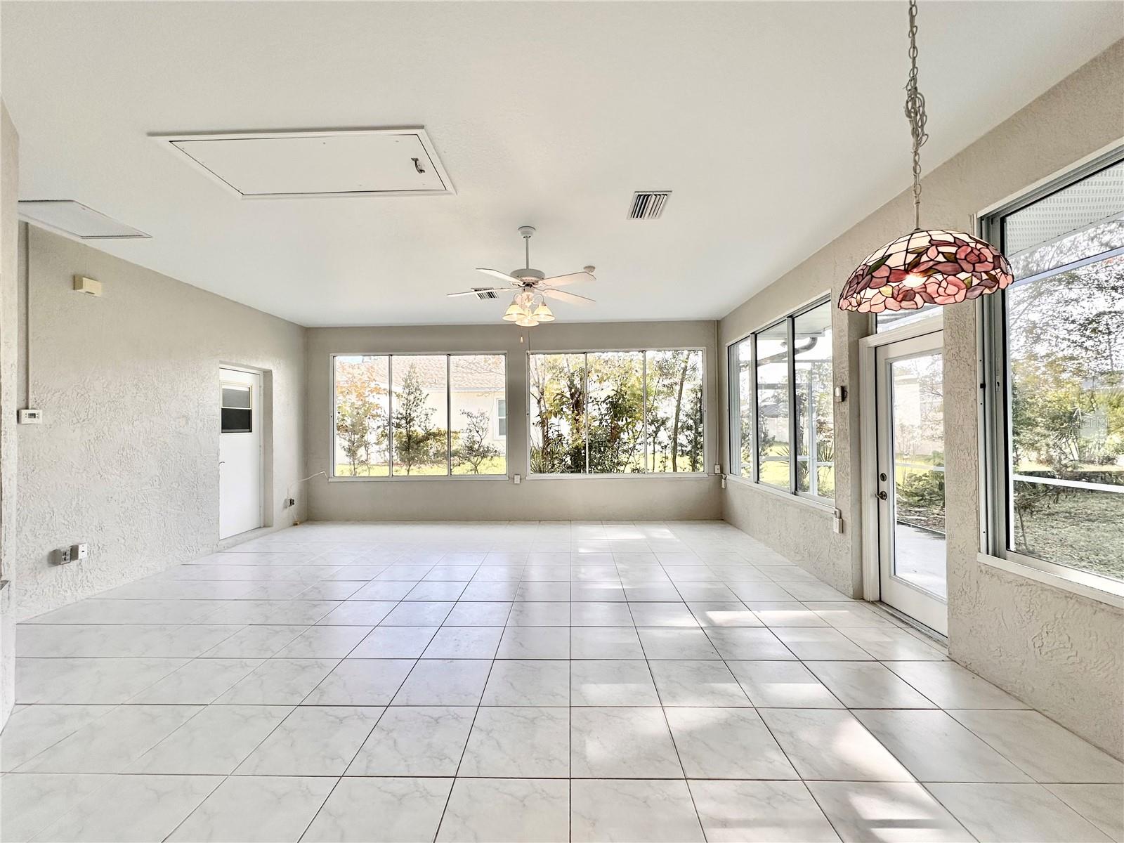 Image 18 of 42 For 16 Westbrook Lane