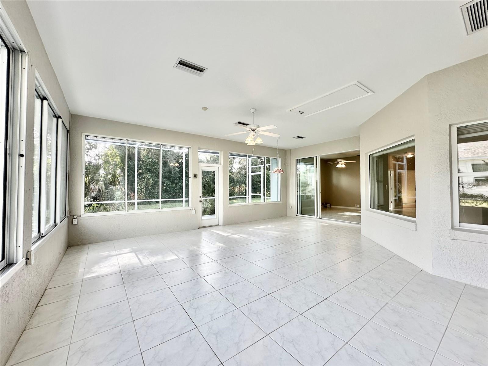 Image 20 of 42 For 16 Westbrook Lane